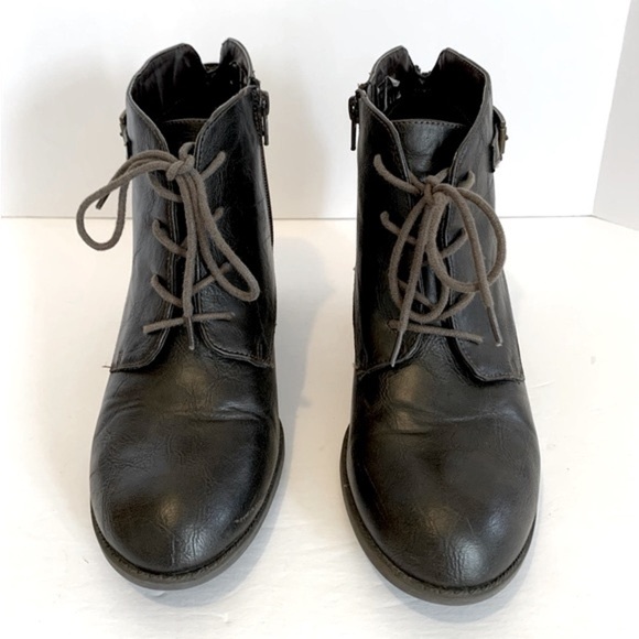 Crown Vintage Victorian Witchy Lace Up boots - Picture 4 of 10